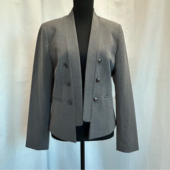 Tahari Arthur S. Levine gray short Blazer open front collarless inverted lapel 6 - Picture 12 of 12